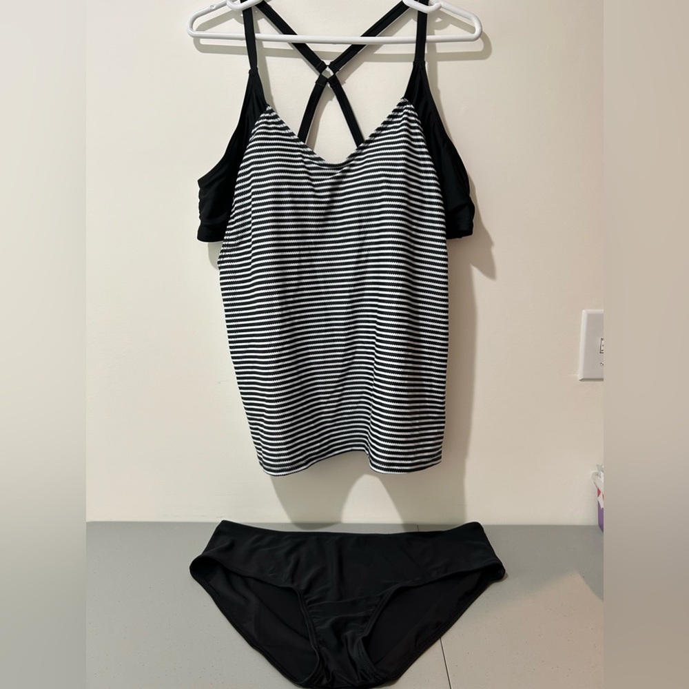Women’s 2pc tankini swimsuit, size 2X, NWOT